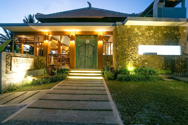 Hotel Pesantian Villa & Warung
