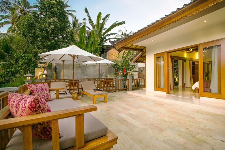 Hotel Pesantian Villa & Warung