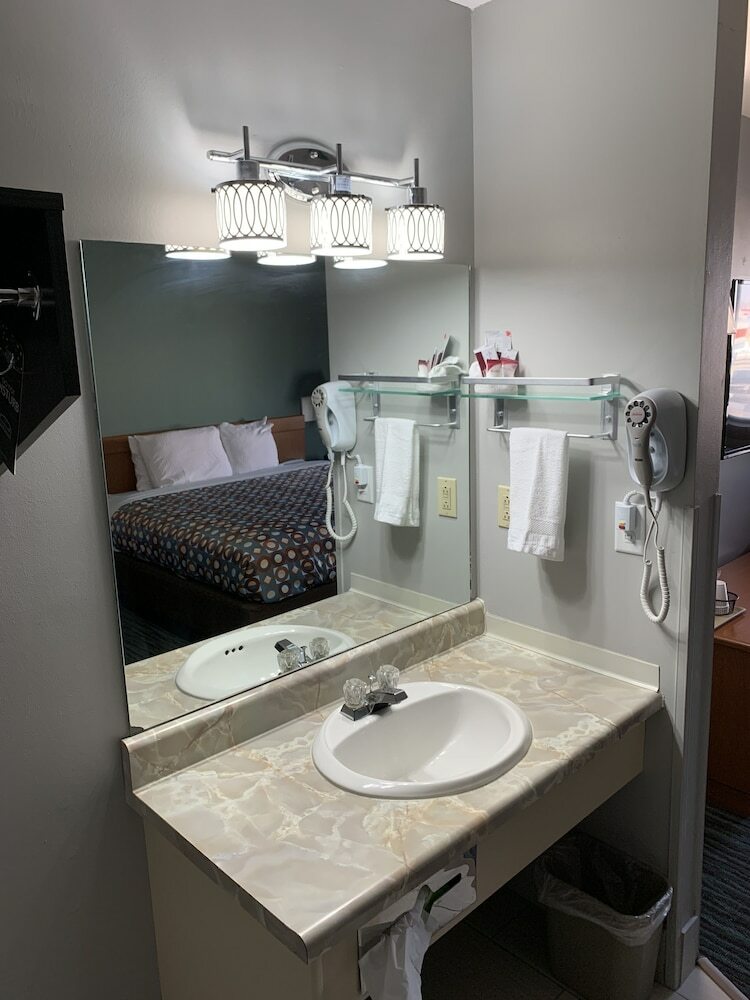 Motel Countryside Inn & Suites
