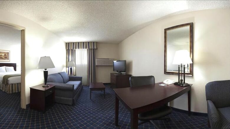 Holiday Inn Express Hotel & Suites Torrington