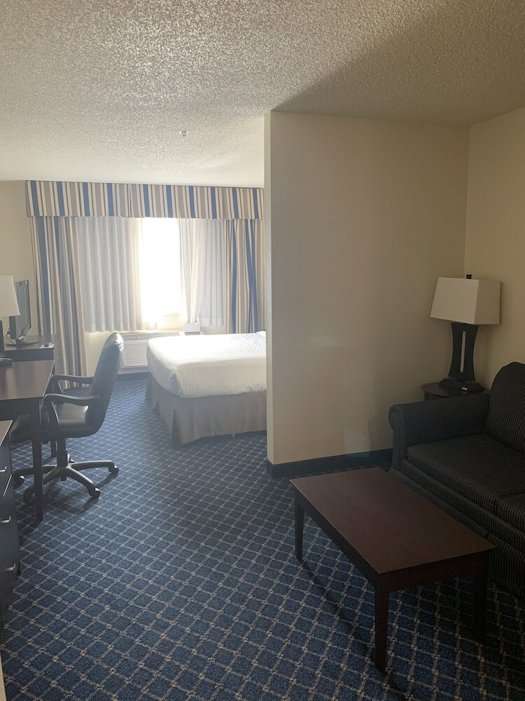 Holiday Inn Express Hotel & Suites Torrington