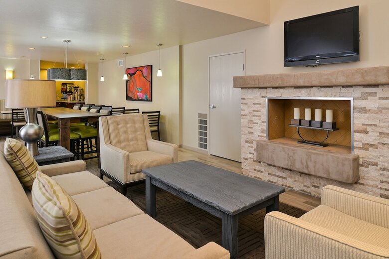 Hotel Comfort Suites At Tucson Mall
