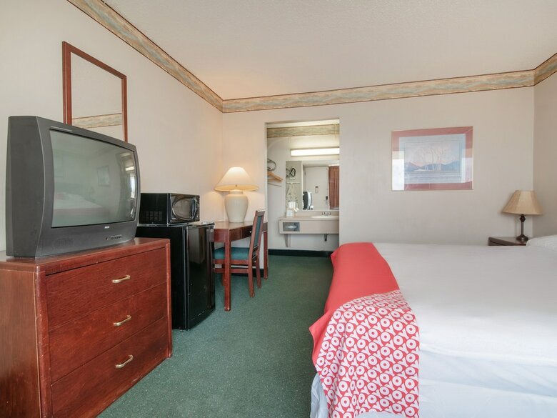Oyo Hotel New Castle In Hwy 3