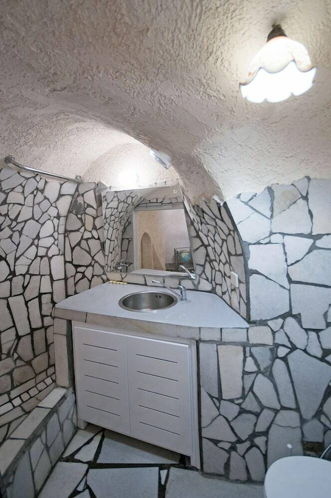 Hotel Roubeti Village