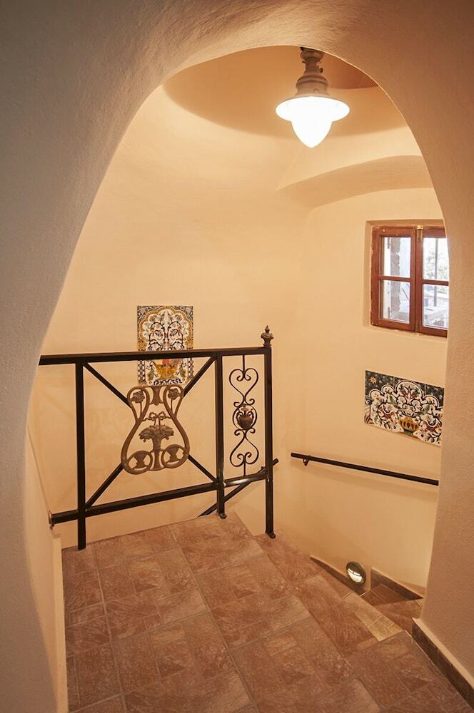 Hotel Roubeti Village