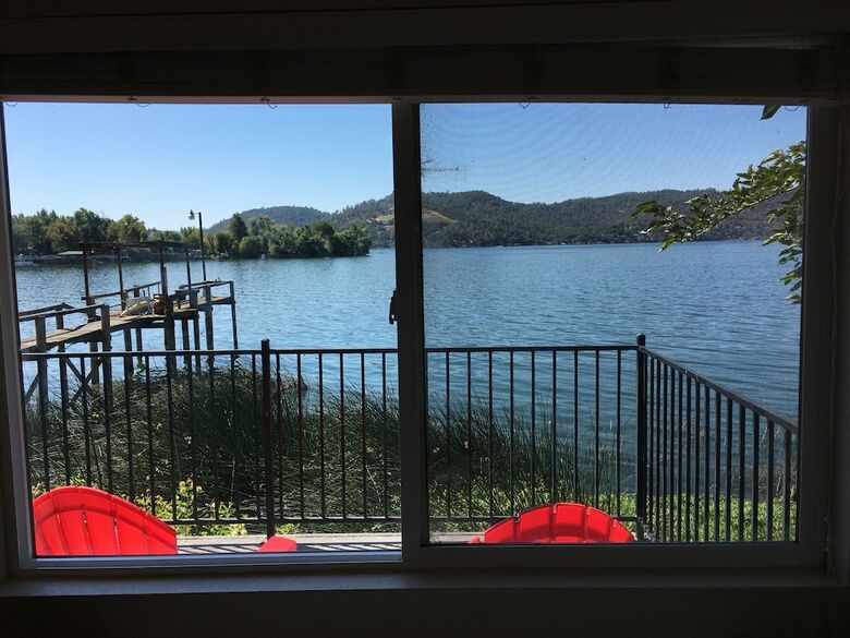 Clear Lake Cottages & Marina