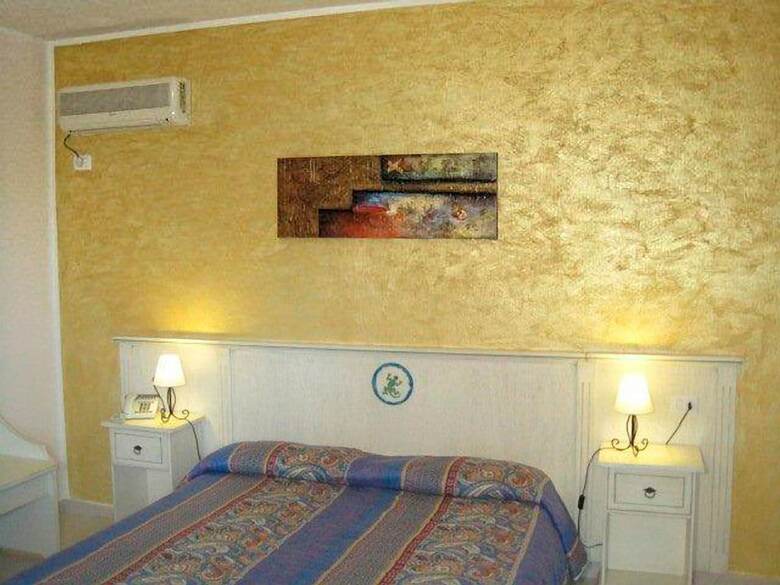 Ariadimari Hotel