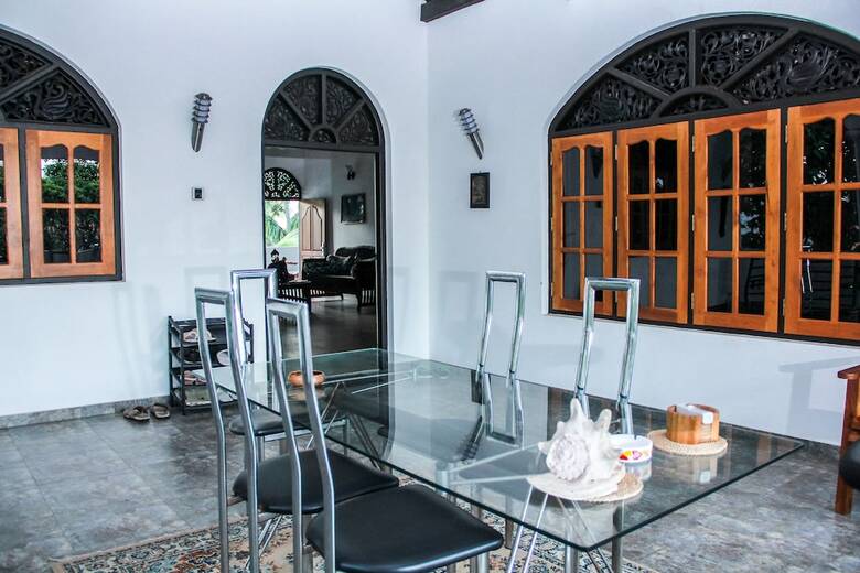 Hotel Negombo Village