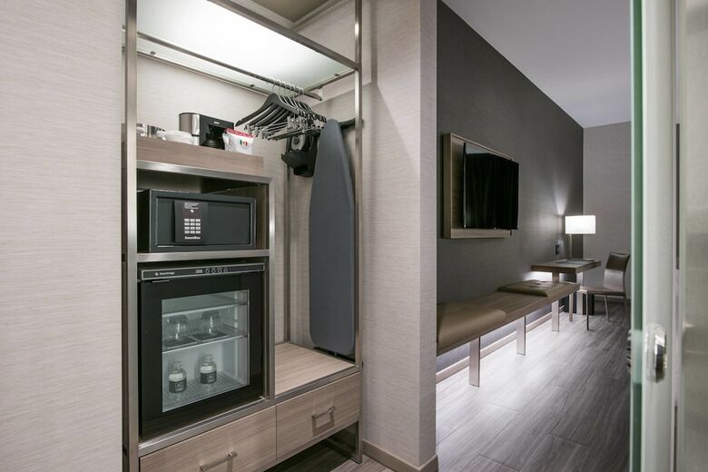AC Hotel By Marriott Boston Cambridge