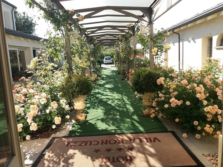 Hotel Relais Villa Roncuzzi