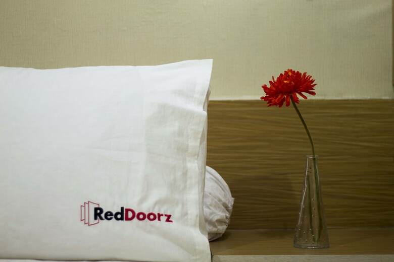 Hotel Reddoorz Plus @ Jalan Pemuda Jakarta