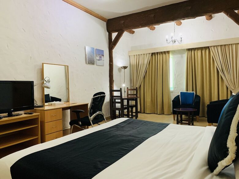 Aparthotel Safari Village Executive Suites