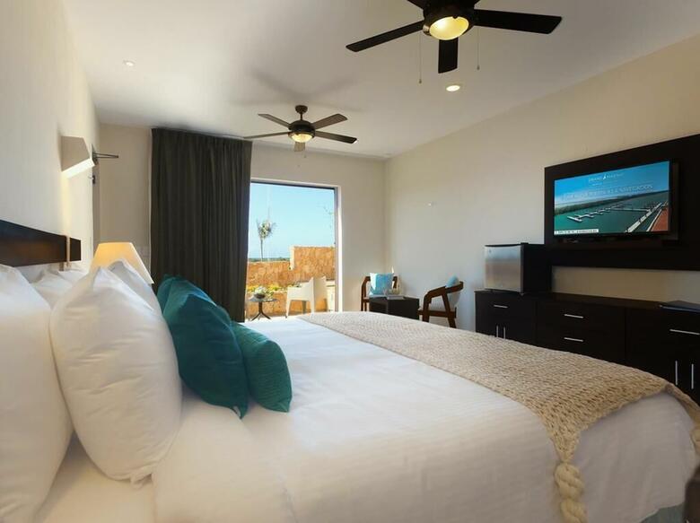Grand Marina Hotel