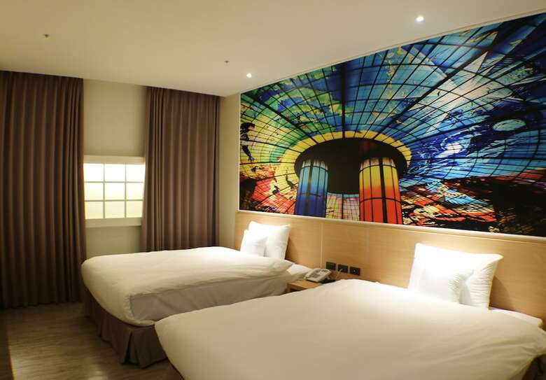 Chii Lih Hotel - Kaohsiung Love River