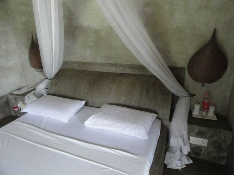 Hotel Serendip Stone Bungalow