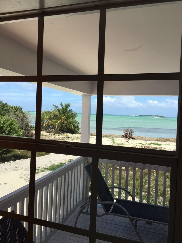 Mangrove Cay Sea View Villas