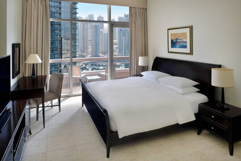 Dubai Marriott Harbour Hotel & Suites