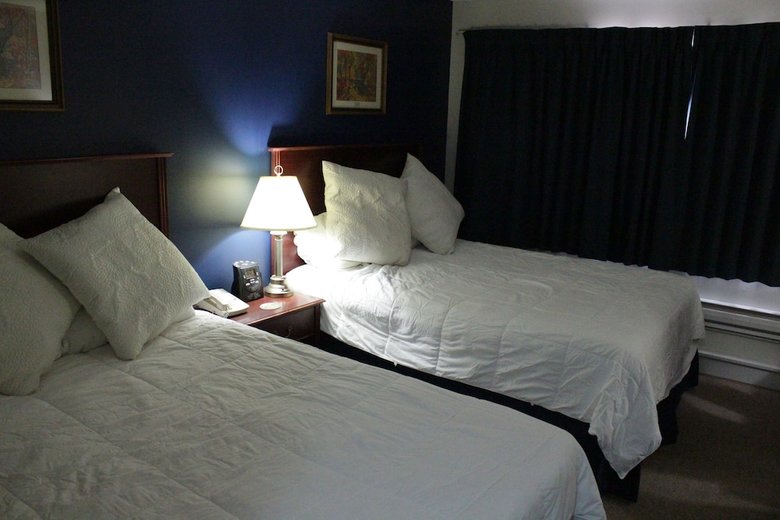 Hotel Morinville Plaza & Suites