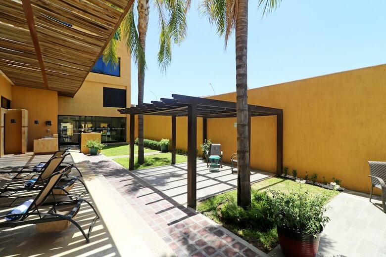 Hotel Holiday Inn Express Nuevo Laredo
