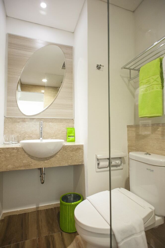 Hotel Maxonehotels At Dharmahusada - Surabaya