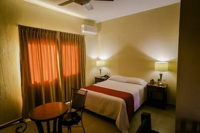 Hotel Estancia Villa Real