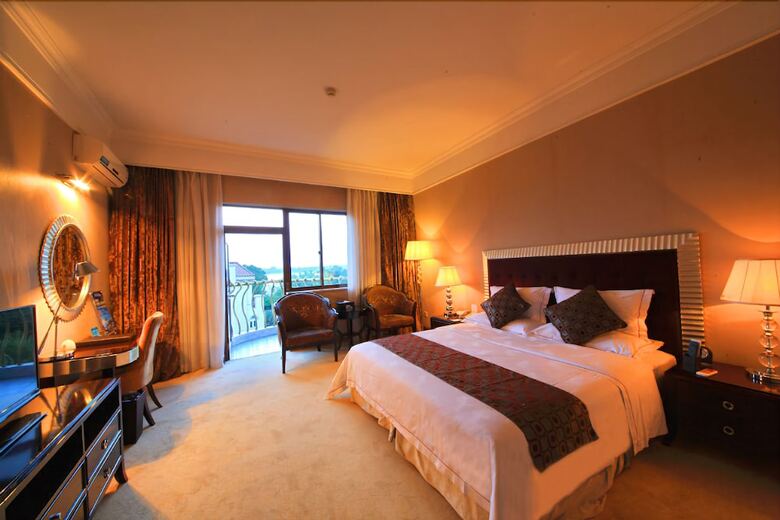 Country Garden Phoenix Hotel Jingmen