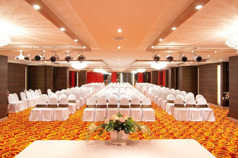 Grand Lord Hotel