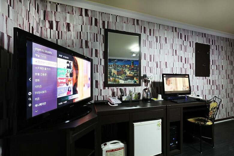 Hotel H.e