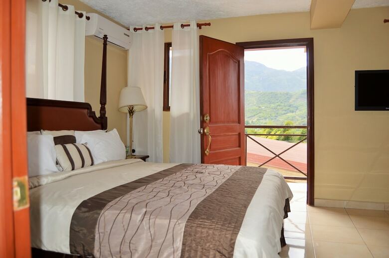 Hotel Le Village D'ennery