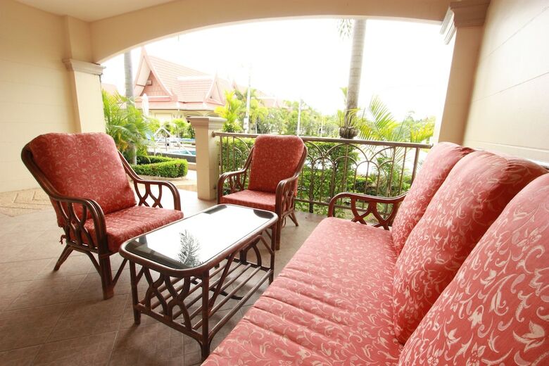 Aparthotel Bang Sarey Nordic Resort