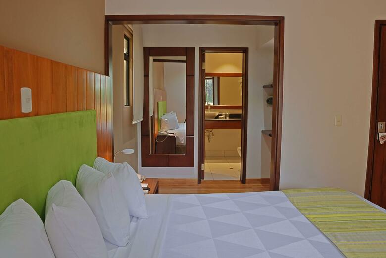Hotel Country Inn & Suites