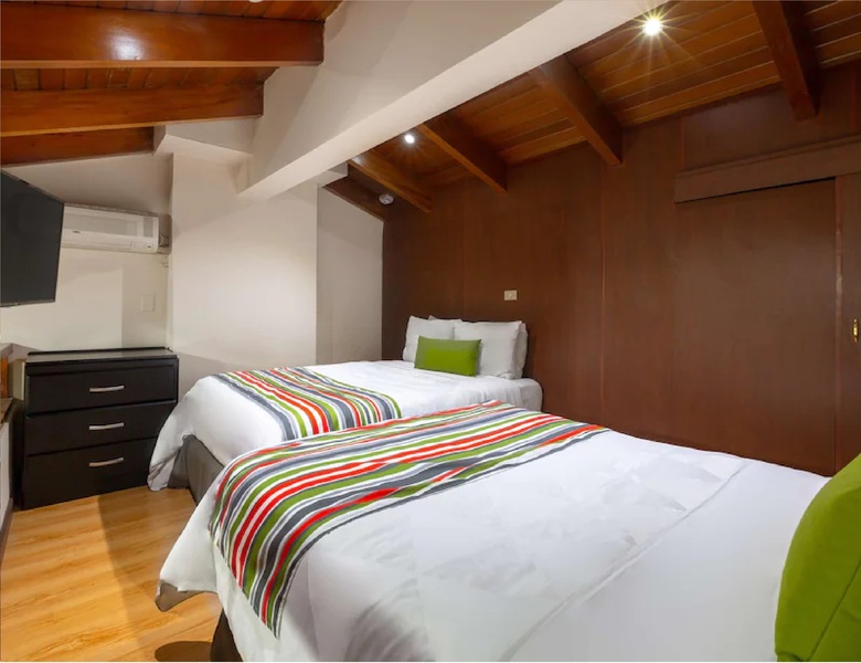 Hotel Country Inn & Suites