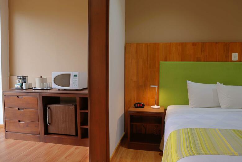Hotel Country Inn & Suites