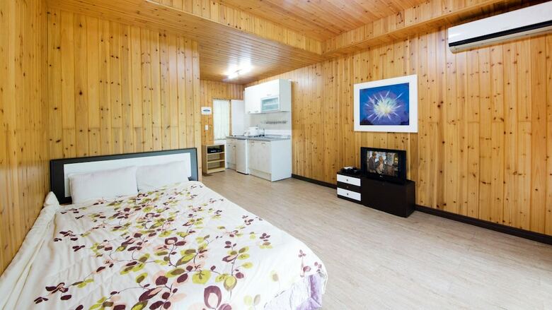 Baenae-gol Picture And Garden Pension