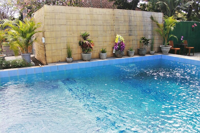 Hotel Yuliana Homestay