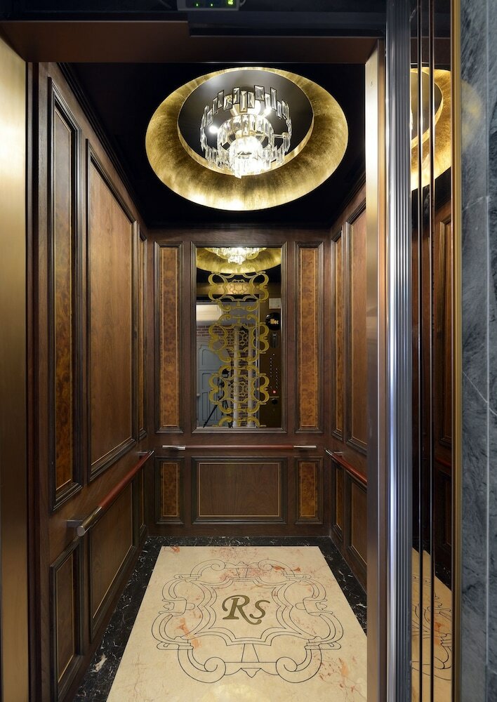 Golden Tulip Rs Boutique Hotel