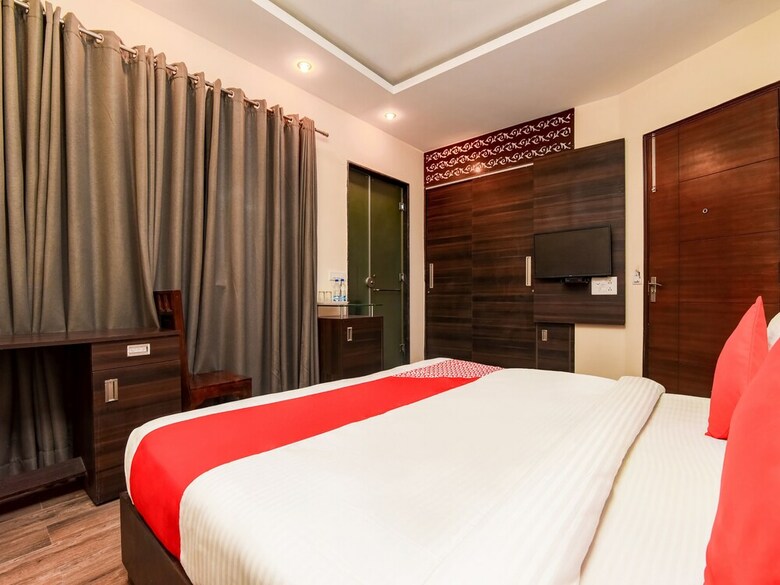 Hotel Oyo Flagship 757 Blite Golf Course Road