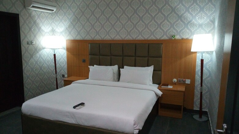 Hotel Yewa Frontier