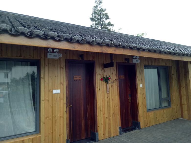 Hotel Heart Retreat. Island