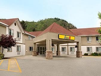 Hotel Super 8 West Kelowna