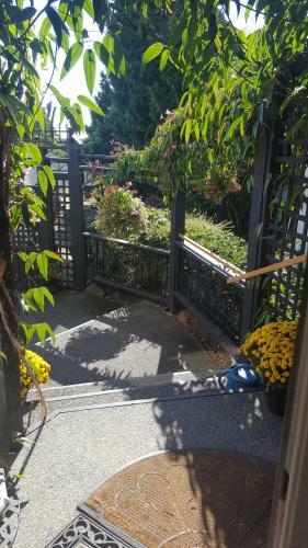 Bed & Breakfast By The Sea Bnb, Sidney Victoria Bc