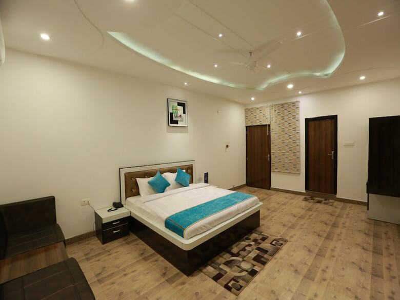 Oyo 8837 Hotel Surya Galaxy