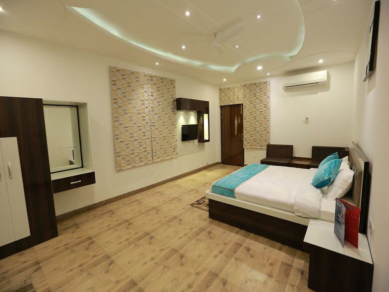 Oyo 8837 Hotel Surya Galaxy