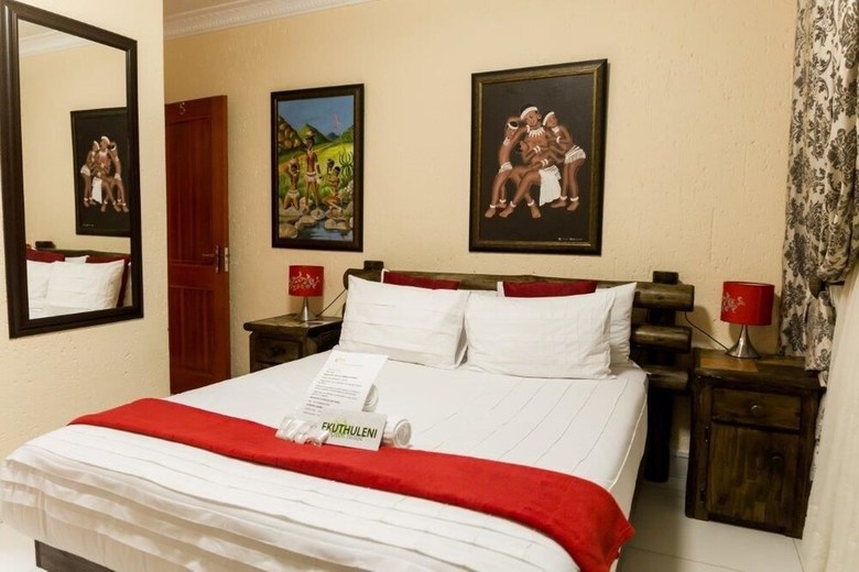 Hotel Ekuthuleni Guest House - Soweto