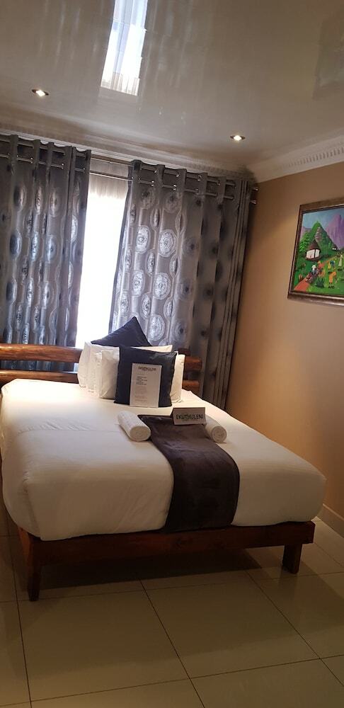Hotel Ekuthuleni Guest House - Soweto