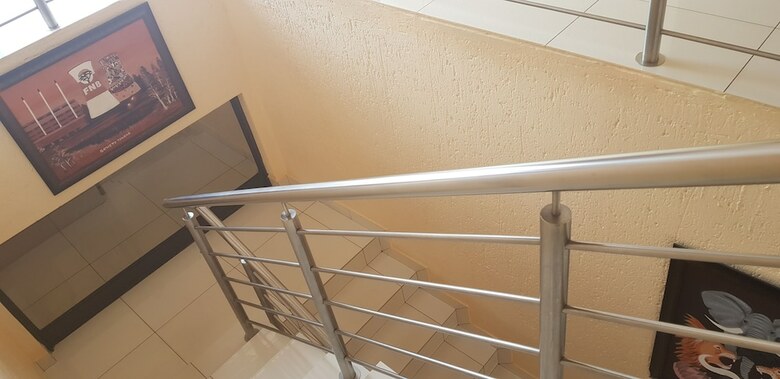 Hotel Ekuthuleni Guest House - Soweto