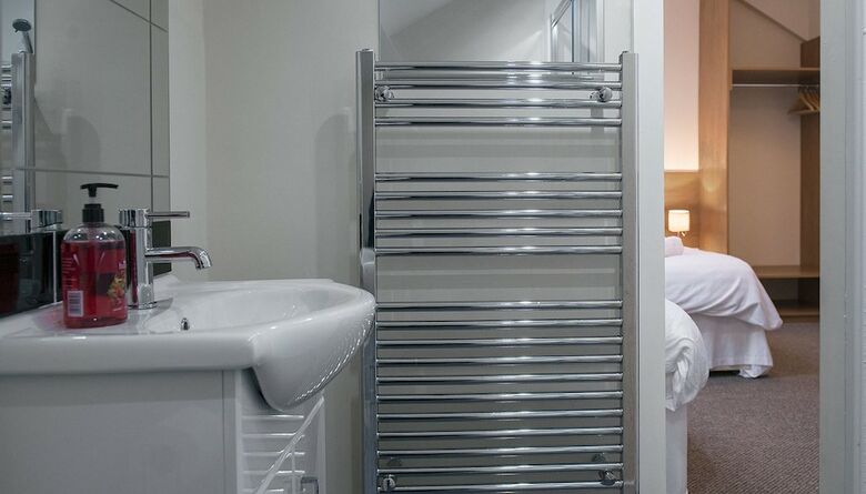 Hotel Cargo Cafe Apartments - Guest House