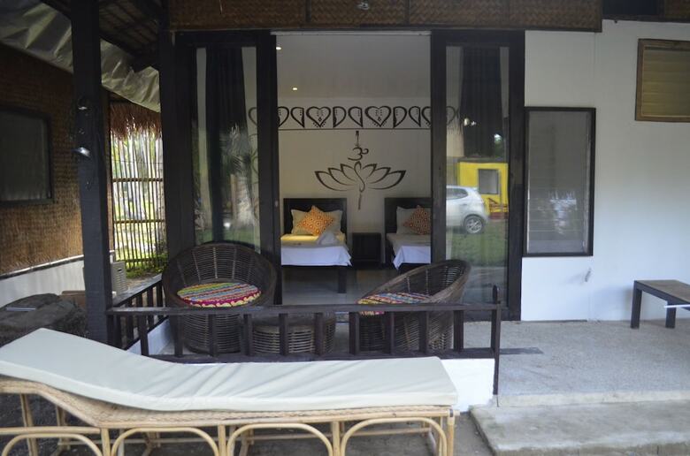 Hotel Peace & Love Beach Club