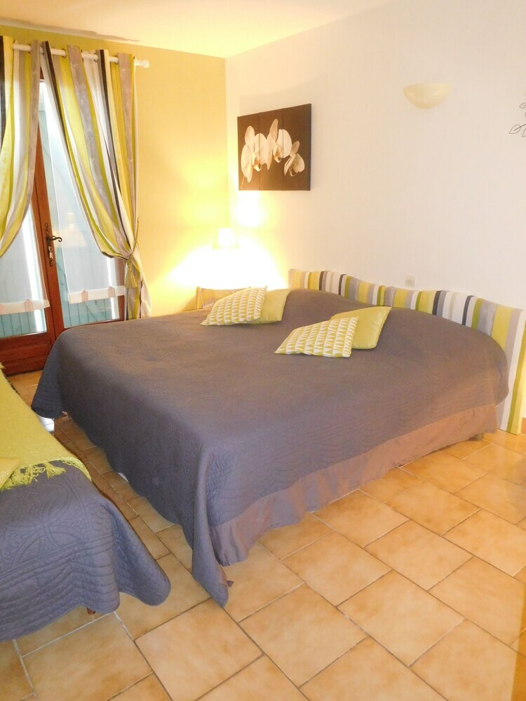 Hotel Le Mas Des Chardons Chambre D'h�tes