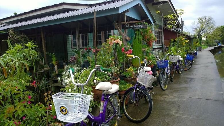 Hotel Cast Away  Homestay